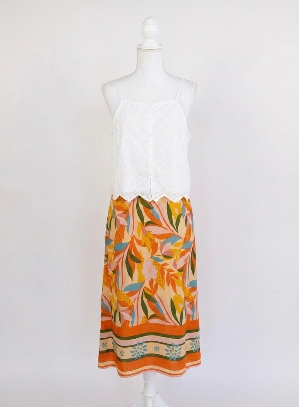 NEW Z SUPPLY sea esta embroidered top in white